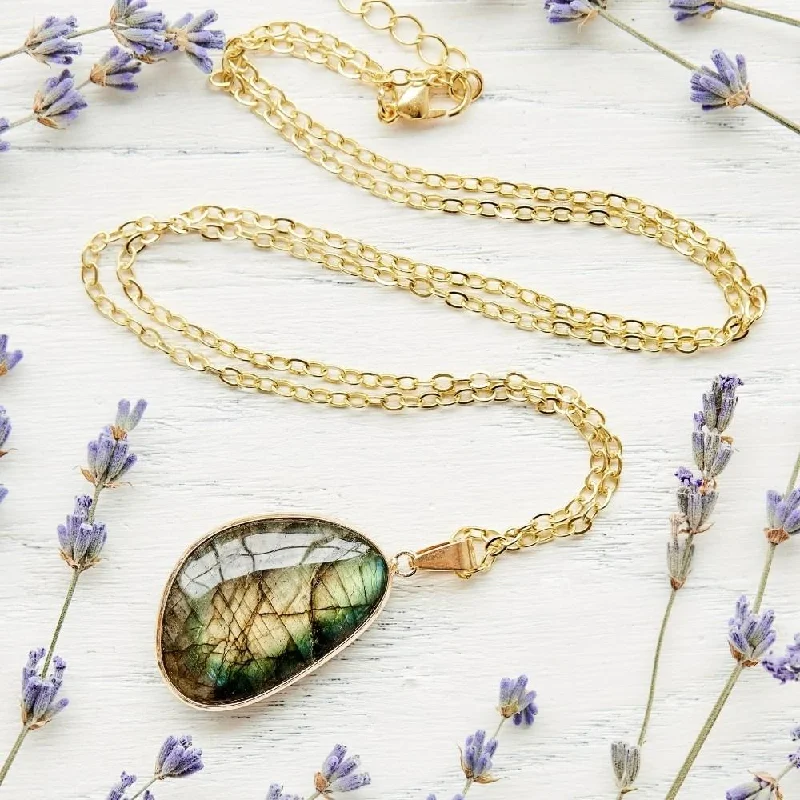 Necklaces and pendants with diamond pendants for a luxurious sparkling effect-Labradorite Protection Necklace