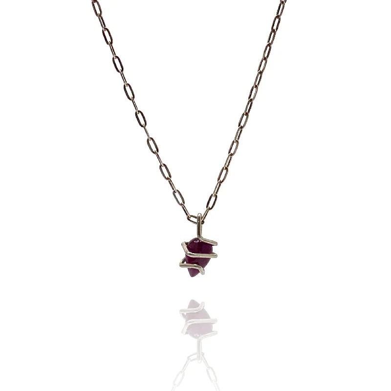 Stylish necklaces and pendants with diamonds for a glamorous and elegant look-Ruby Pendant Necklace